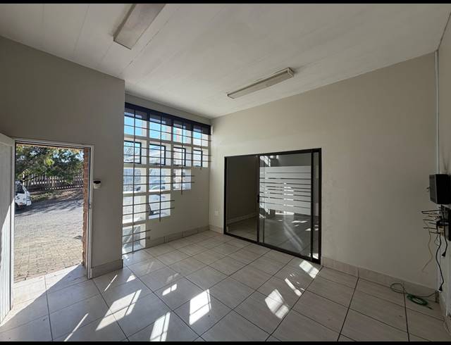 391M² WAREHOUSE FOR SALE IN HALFWAY HOUSE